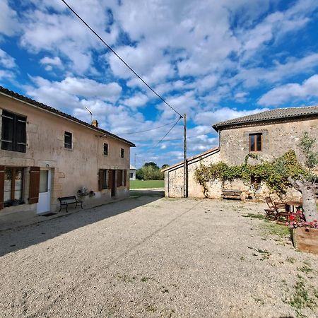 Domaine De La Briouse Bed & Breakfast Sanxay Екстериор снимка