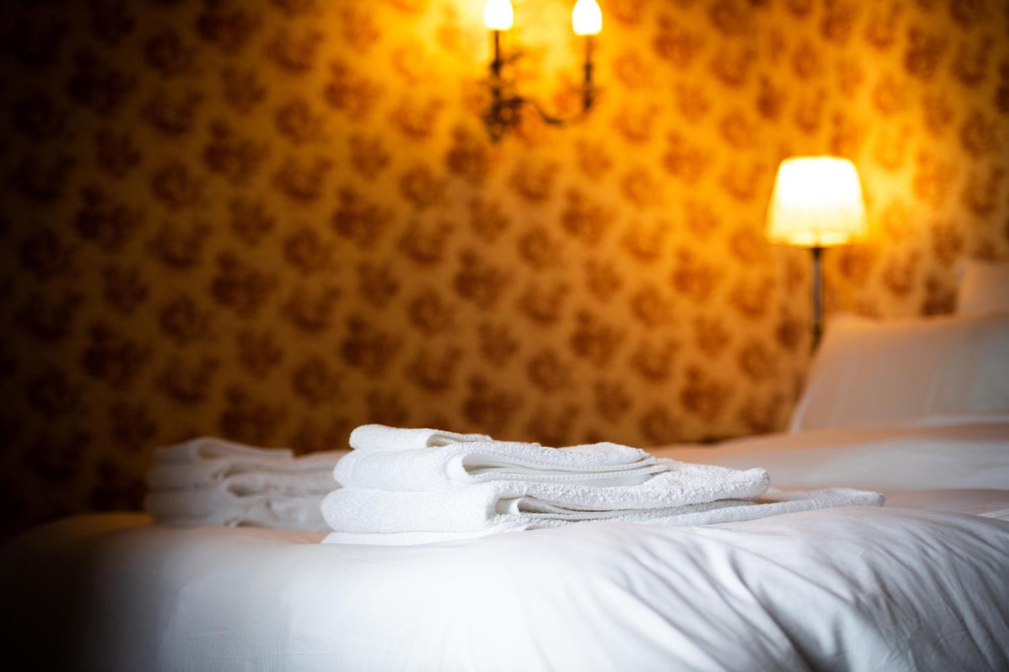 Domaine De La Briouse Bed & Breakfast Sanxay Екстериор снимка
