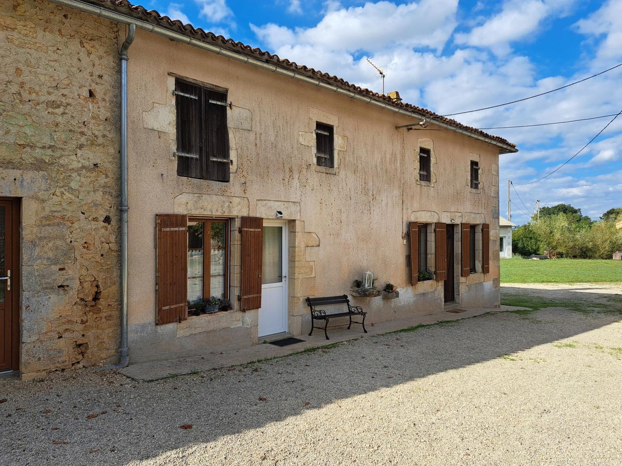 Domaine De La Briouse Bed & Breakfast Sanxay Екстериор снимка