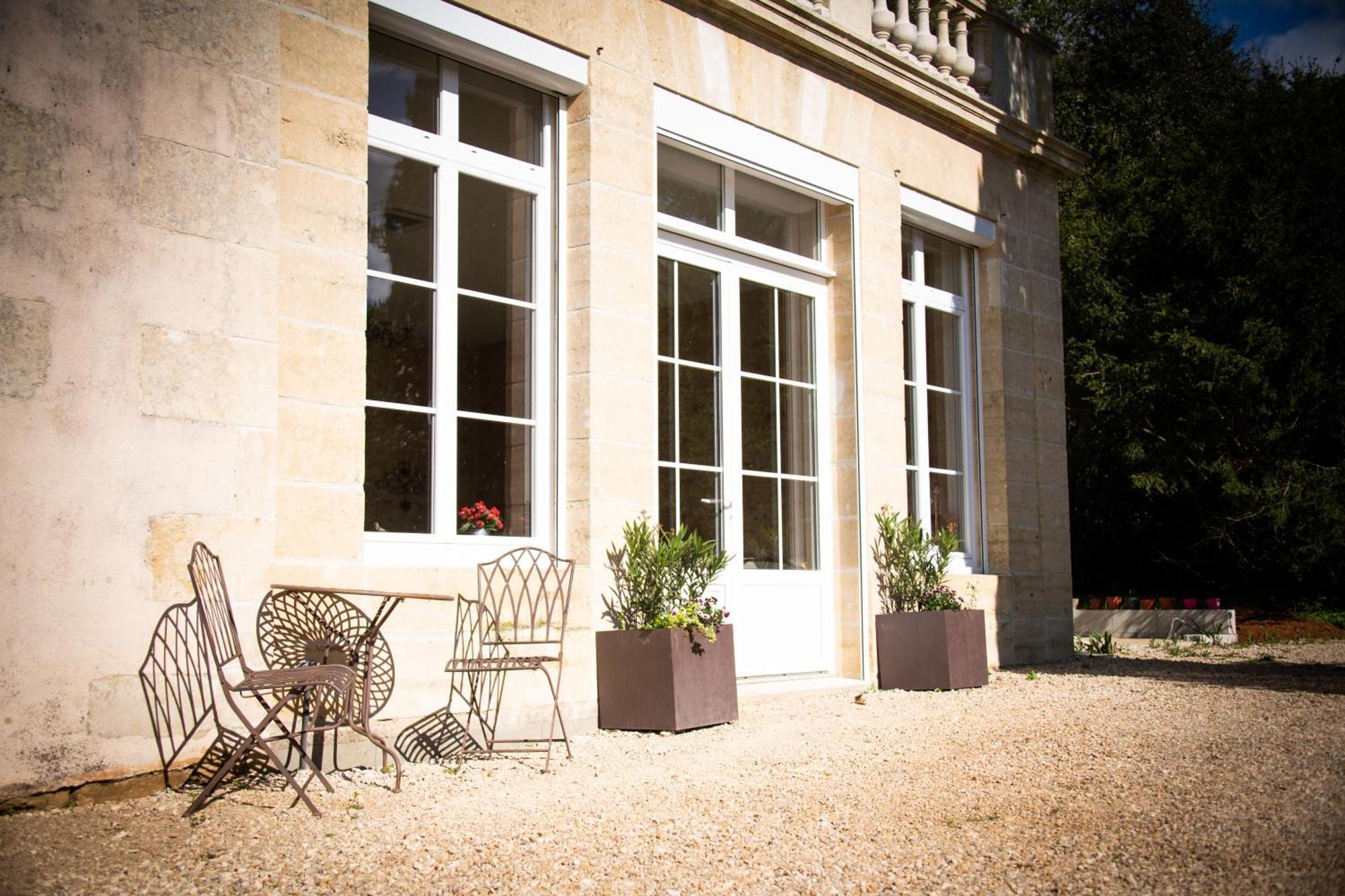 Domaine De La Briouse Bed & Breakfast Sanxay Екстериор снимка