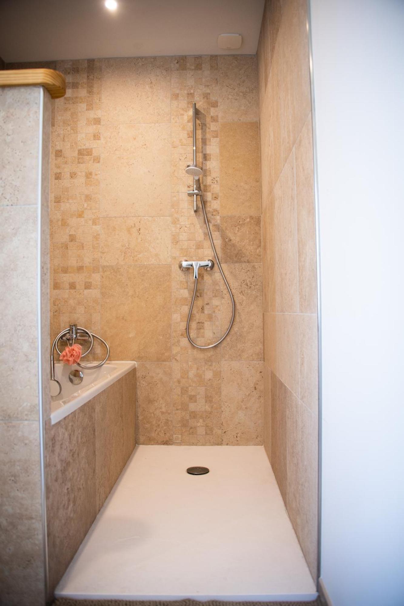 Domaine De La Briouse Bed & Breakfast Sanxay Екстериор снимка